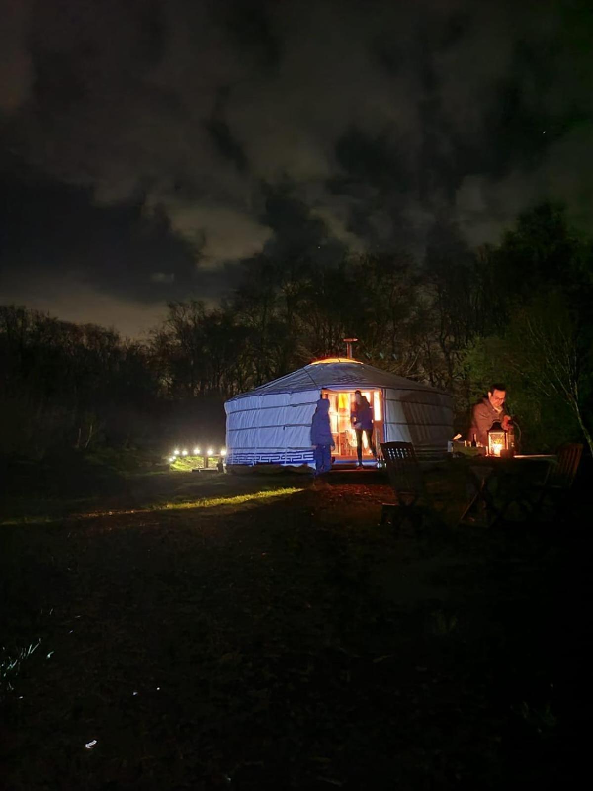 Gilfach Gower Farm Luxury Yurt With Hot Tub Hotell Ammanford Exteriör bild