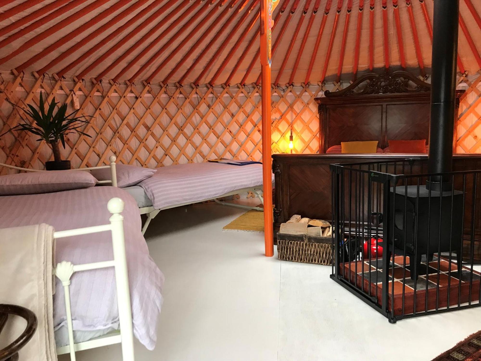 Gilfach Gower Farm Luxury Yurt With Hot Tub Hotell Ammanford Exteriör bild