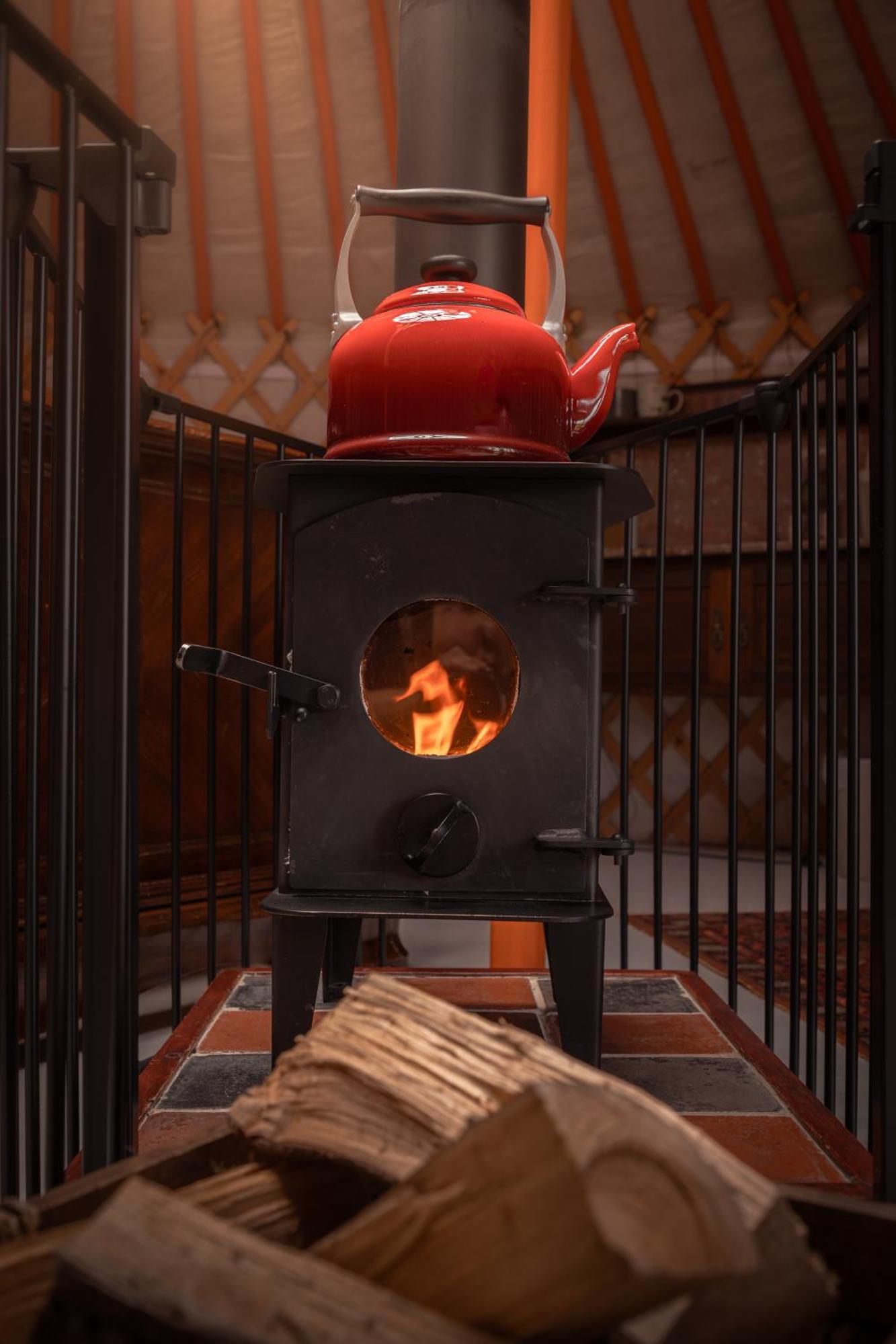 Gilfach Gower Farm Luxury Yurt With Hot Tub Hotell Ammanford Exteriör bild