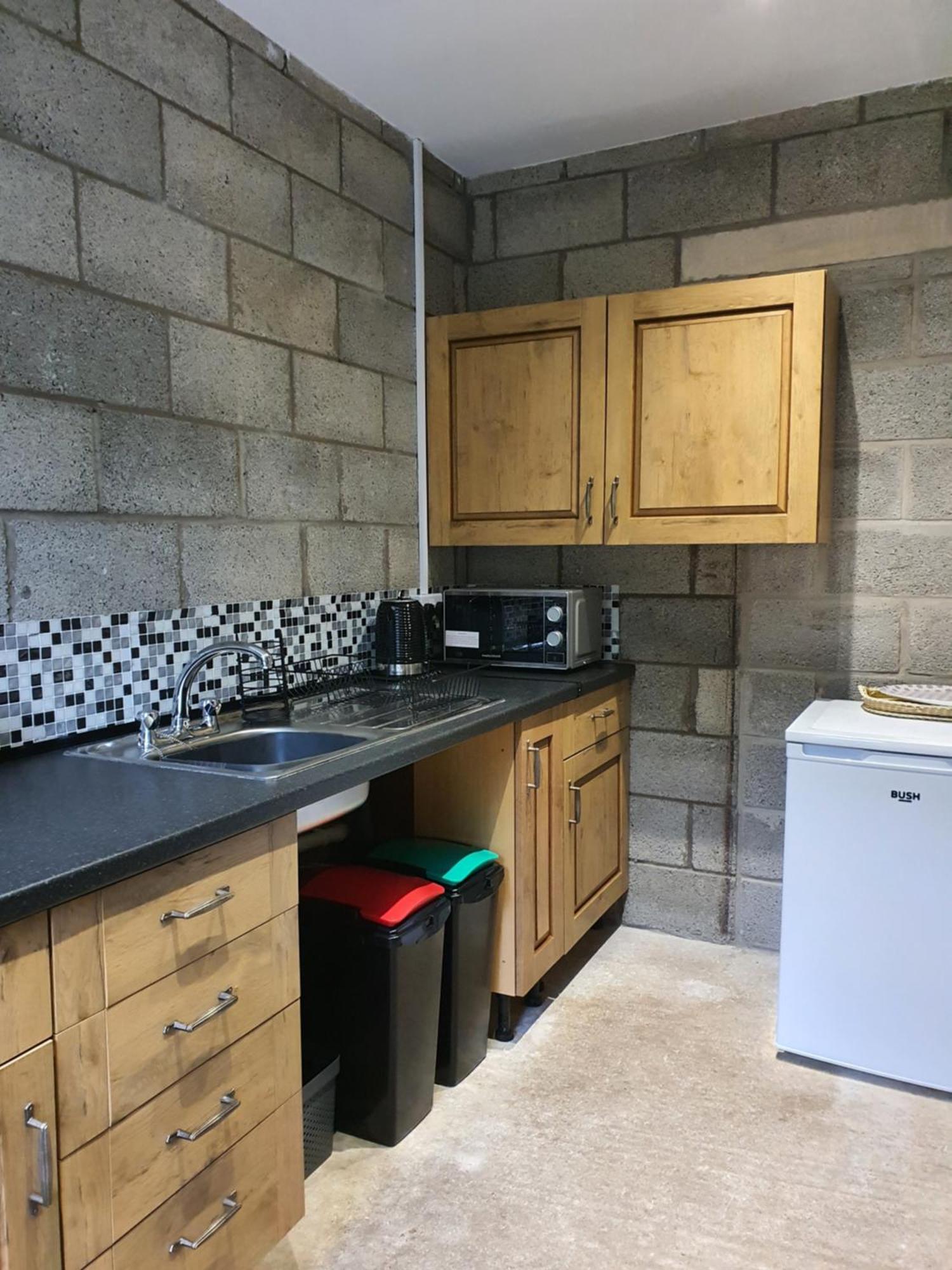 Gilfach Gower Farm Luxury Yurt With Hot Tub Hotell Ammanford Exteriör bild